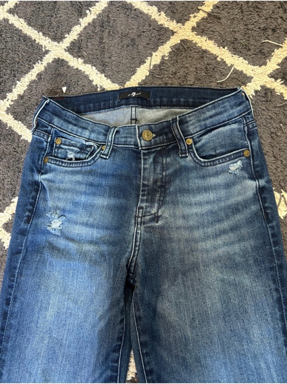7 For All Mankind Women’s Blue Jeans with Embroidered Pocket - Picture 4 of 5
